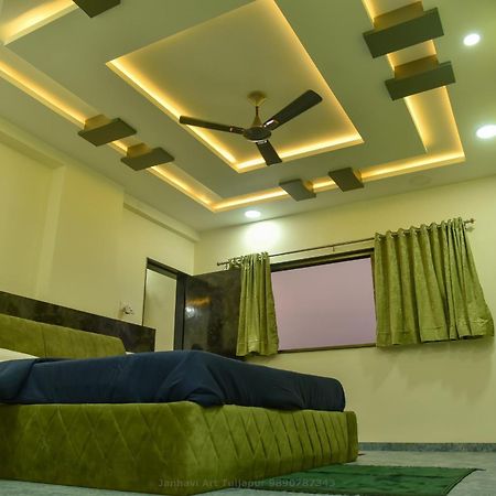 Pawan Executive Tuljapur Extérieur photo