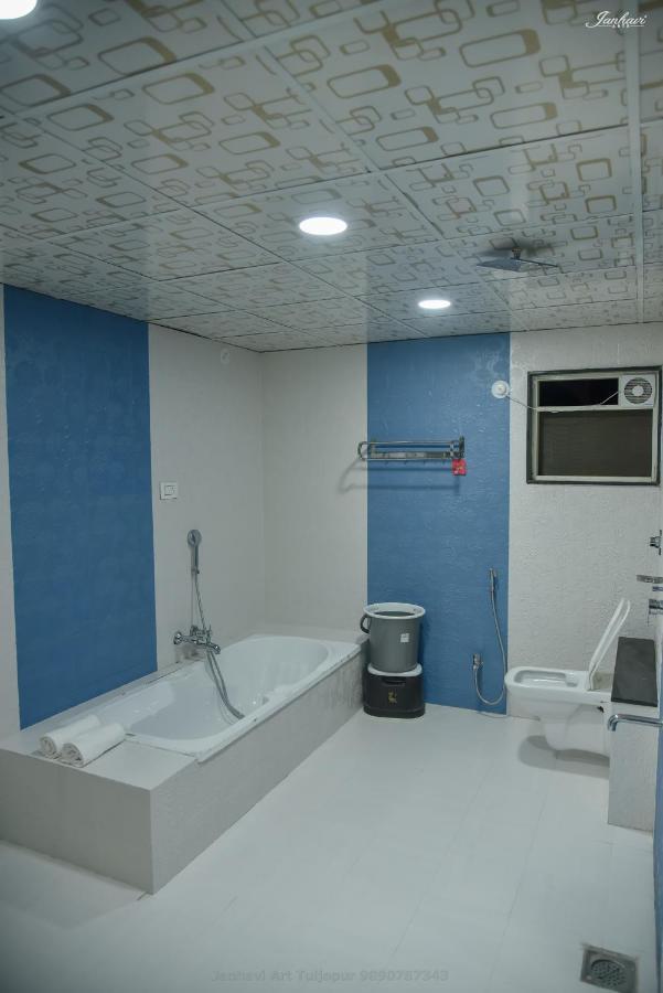 Pawan Executive Tuljapur Extérieur photo