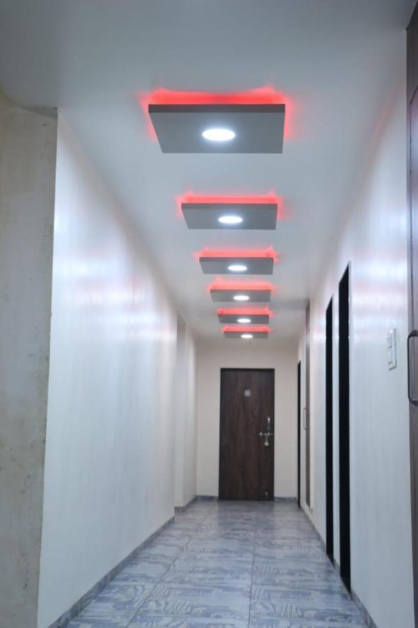 Pawan Executive Tuljapur Extérieur photo