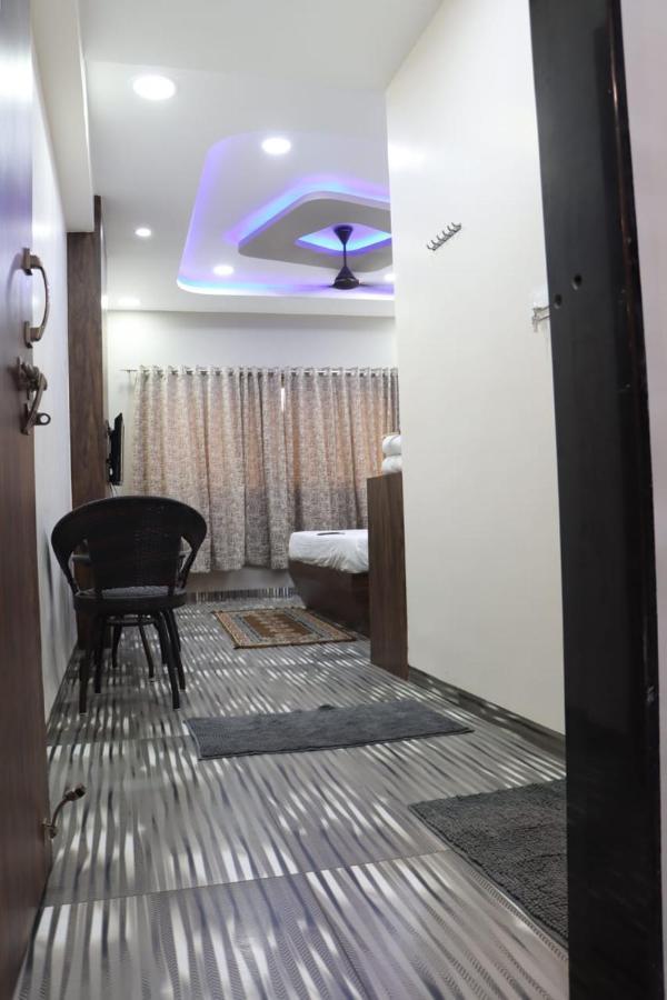 Pawan Executive Tuljapur Extérieur photo