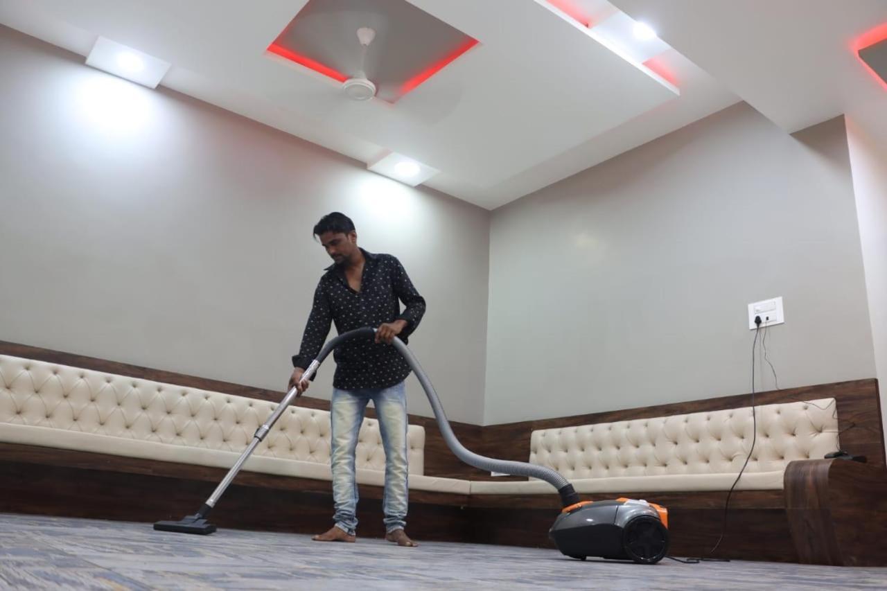 Pawan Executive Tuljapur Extérieur photo