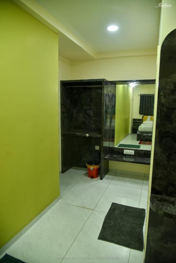 Pawan Executive Tuljapur Extérieur photo