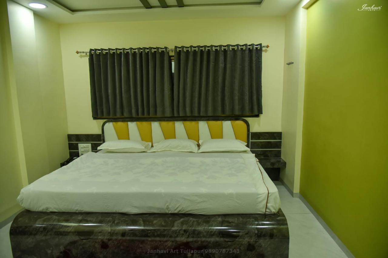 Pawan Executive Tuljapur Extérieur photo