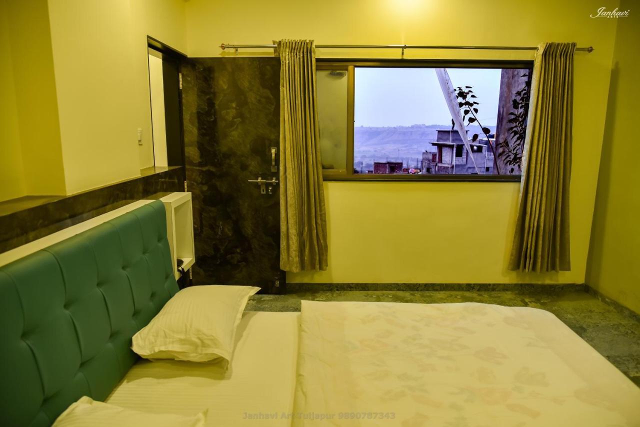 Pawan Executive Tuljapur Extérieur photo