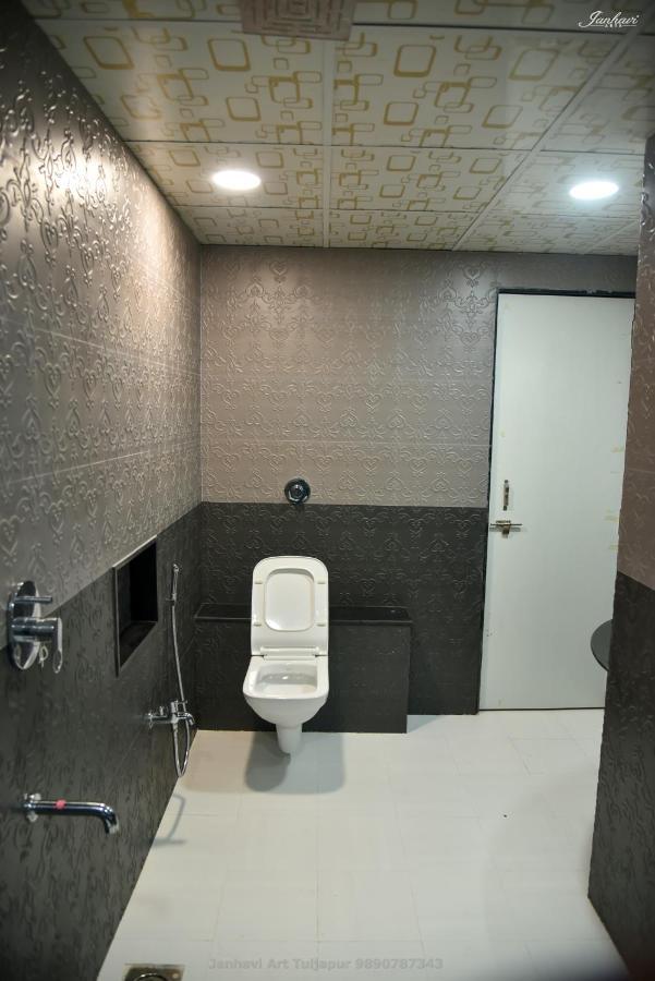 Pawan Executive Tuljapur Extérieur photo