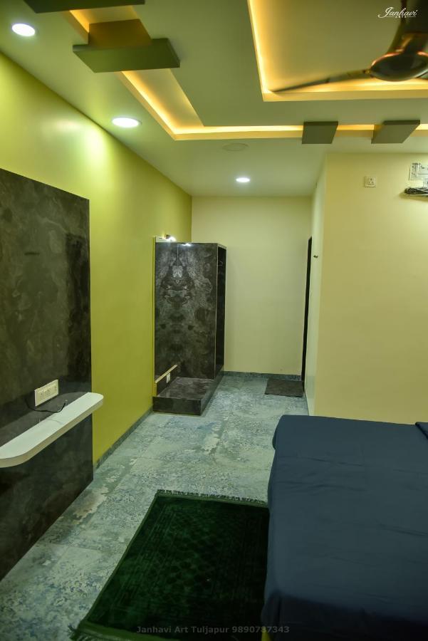 Pawan Executive Tuljapur Extérieur photo