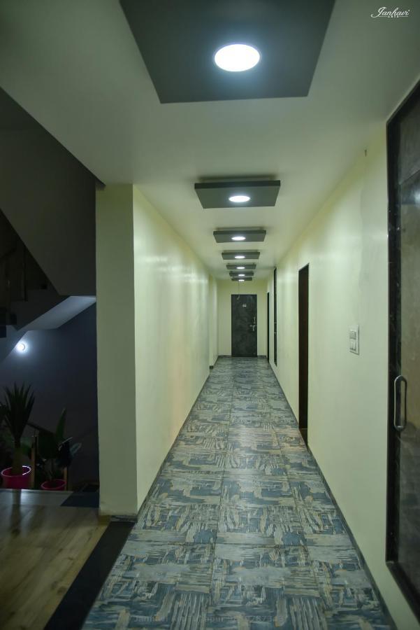 Pawan Executive Tuljapur Extérieur photo